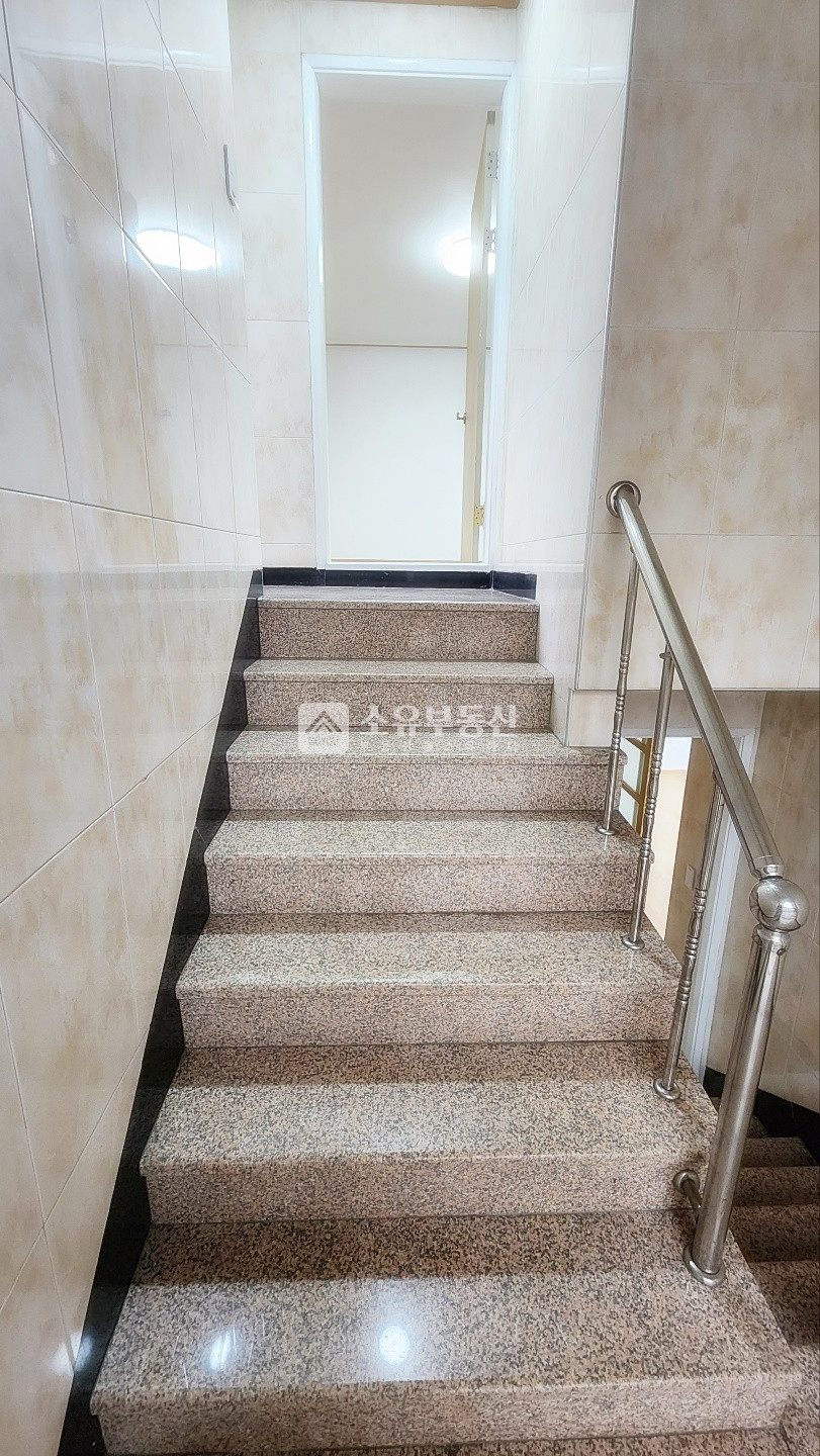 경기 수원권선구 권선동 ㅣ권선동 주인세대 초대형옥상단독사용ㅣ리모델링완료 즉시입주가능 월세 매물번호 10044 사진 11