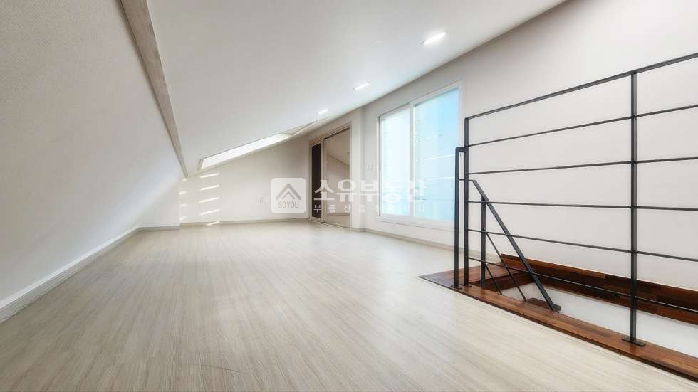 경기 수원권선구 구운동 ★첫입주 풀옵션 복층 테라스 매물 등장 ★ 세대별주차 반려동물까지 완벽 월세 매물번호 10132 사진 9