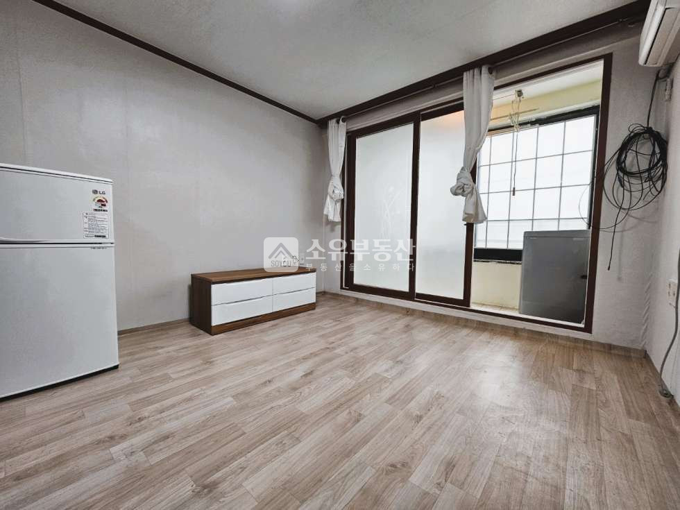 경기 수원팔달구 우만동 우만동 주택가 조용하고 베란다가 있는 좋은방입니다!!! 월세 매물번호 10171 사진 4